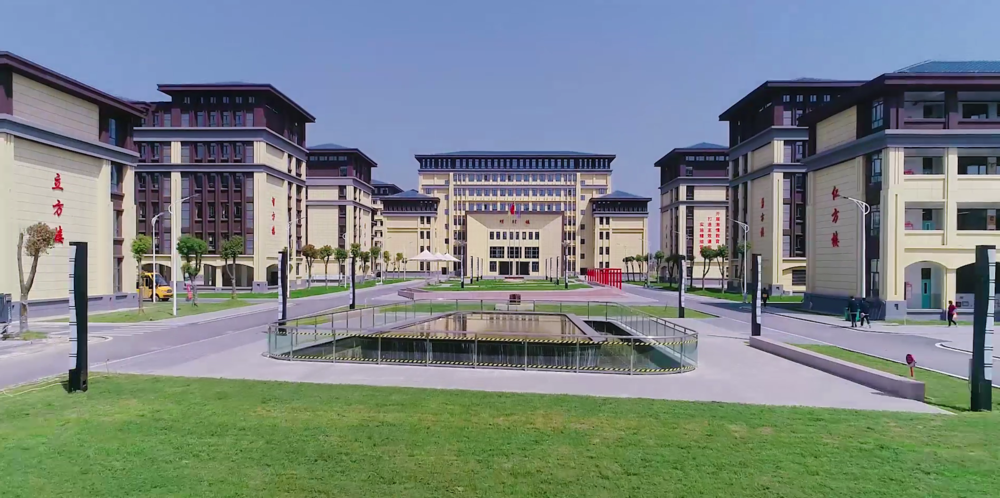 學校景觀.png